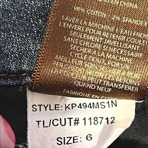 Kut From The Kloth Distressed Classic Jeans Size 6 - Picture 15 of 15